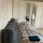 Apartmán Geraeumiges Ganzes 90 M Zwei Schlafzimmer Wlan Privat Parkplatz Grosse Kueche Mit Essbereich Badewanne Waschmaschine Spuelmaschine Gesamte Gehoert Ihnen