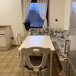 Geraeumiges Ganzes 90 M Zwei Schlafzimmer Wlan Privat Parkplatz Grosse Kueche Mit Essbereich Badewanne Waschmaschine Spuelmaschine Gesamte Gehoert Ihnen Apartmán *