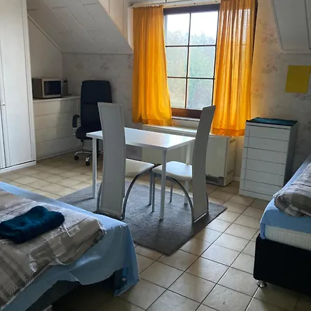 Geraeumiges Apartment 90 M Zwei Schlafzimmer Grosse Kueche Mit Essbereich Badewanne Waschmaschine Spuelmaschine Gesamte Unterkunft Gehoert Ihnen