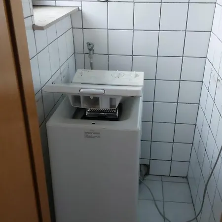 Geraeumiges Ganzes 90 M Zwei Schlafzimmer Wlan Privat Parkplatz Grosse Kueche Mit Essbereich Badewanne Waschmaschine Spuelmaschine Gesamte Gehoert Ihnen * Duisburg
