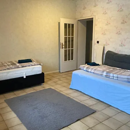 Geraeumiges Ganzes Apartment 90 M Zwei Schlafzimmer Wlan Privat Parkplatz Grosse Kueche Mit Essbereich Badewanne Waschmaschine Spuelmaschine Gesamte Unterkunft Gehoert Ihnen Διαμέρισμα