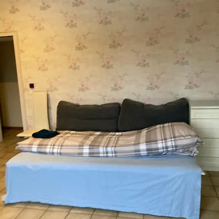 Geraeumiges Ganzes 90 M Zwei Schlafzimmer Wlan Privat Parkplatz Grosse Kueche Mit Essbereich Badewanne Waschmaschine Spuelmaschine Gesamte Gehoert Ihnen * Duisburg