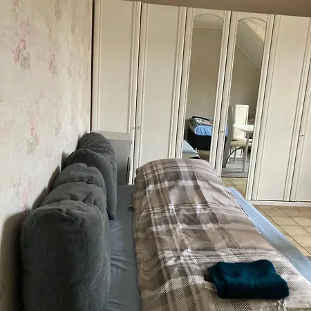 Lejlighed Geraeumiges Ganzes 90 M Zwei Schlafzimmer Wlan Privat Parkplatz Grosse Kueche Mit Essbereich Badewanne Waschmaschine Spuelmaschine Gesamte Gehoert Ihnen