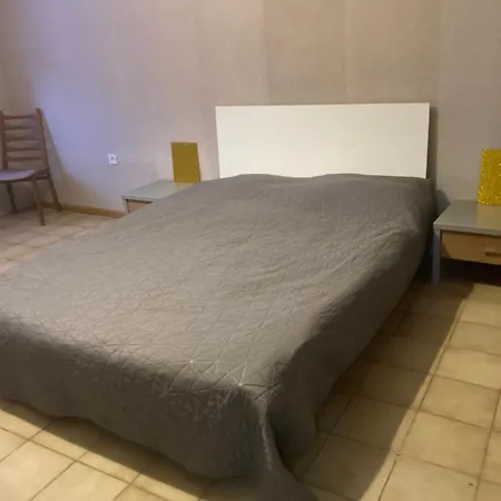 Geraeumiges Ganzes 90 M Zwei Schlafzimmer Wlan Privat Parkplatz Grosse Kueche Mit Essbereich Badewanne Waschmaschine Spuelmaschine Gesamte Gehoert Ihnen *