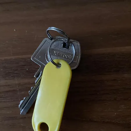 Geraeumiges Ganzes 90 M Zwei Schlafzimmer Wlan Privat Parkplatz Grosse Kueche Mit Essbereich Badewanne Waschmaschine Spuelmaschine Gesamte Gehoert Ihnen Lejlighed