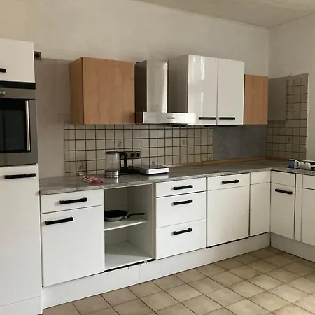 Geraeumiges Apartment 90 M Zwei Schlafzimmer Grosse Kueche Mit Essbereich Badewanne Waschmaschine Spuelmaschine Gesamte Unterkunft Gehoert Ihnen Appartement Duisburg