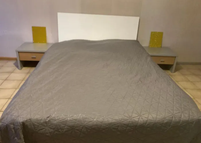Geraeumiges Ganzes Apartment 90 M Zwei Schlafzimmer Wlan Privat Parkplatz Grosse Kueche Mit Essbereich Badewanne Waschmaschine Spuelmaschine Gesamte Unterkunft Gehoert Ihnen Διαμέρισμα Ντούισμπουργκ