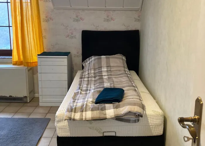 Geraeumiges Ganzes Apartment 90 M Zwei Schlafzimmer Wlan Privat Parkplatz Grosse Kueche Mit Essbereich Badewanne Waschmaschine Spuelmaschine Gesamte Unterkunft Gehoert Ihnen Ντούισμπουργκ