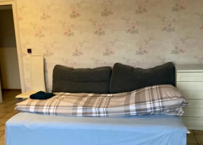 Geraeumiges Apartment 90 M Zwei Schlafzimmer Grosse Kueche Mit Essbereich Badewanne Waschmaschine Spuelmaschine Gesamte Unterkunft Gehoert Ihnen * Duisburg