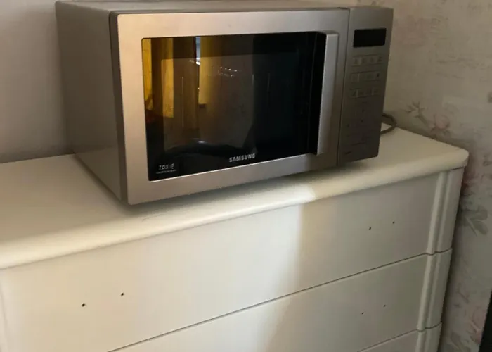 Διαμέρισμα Geraeumiges Ganzes Apartment 90 M Zwei Schlafzimmer Wlan Privat Parkplatz Grosse Kueche Mit Essbereich Badewanne Waschmaschine Spuelmaschine Gesamte Unterkunft Gehoert Ihnen *