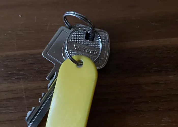 Geraeumiges Apartment 90 M Zwei Schlafzimmer Grosse Kueche Mit Essbereich Badewanne Waschmaschine Spuelmaschine Gesamte Unterkunft Gehoert Ihnen Appartement