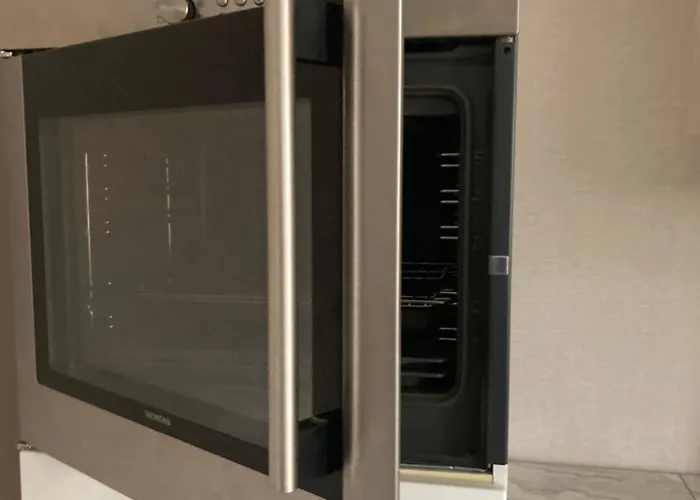 Geraeumiges Apartment 90 M Zwei Schlafzimmer Grosse Kueche Mit Essbereich Badewanne Waschmaschine Spuelmaschine Gesamte Unterkunft Gehoert Ihnen Appartement Duisburg