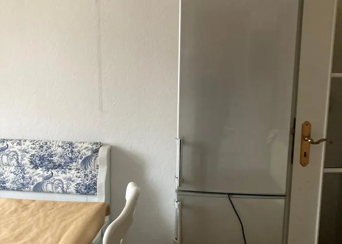 Geraeumiges Ganzes Apartment 90 M Zwei Schlafzimmer Wlan Privat Parkplatz Grosse Kueche Mit Essbereich Badewanne Waschmaschine Spuelmaschine Gesamte Unterkunft Gehoert Ihnen * Ντούισμπουργκ
