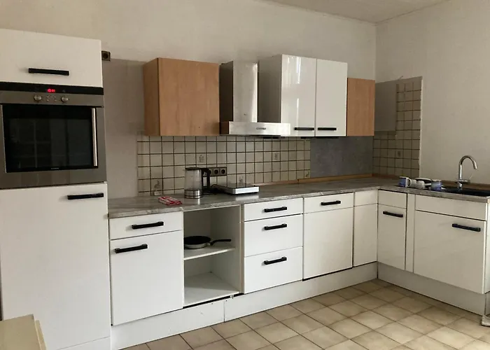 Geraeumiges Ganzes Apartment 90 M Zwei Schlafzimmer Wlan Privat Parkplatz Grosse Kueche Mit Essbereich Badewanne Waschmaschine Spuelmaschine Gesamte Unterkunft Gehoert Ihnen Appartement Duisburg